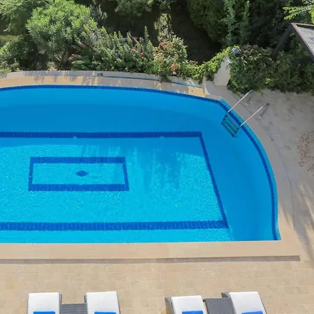 3 Bedroom - 5 Minutes Drive To The Center فيلة *