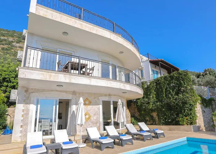 3 Bedroom - 5 Minutes Drive To The Center * كالكان