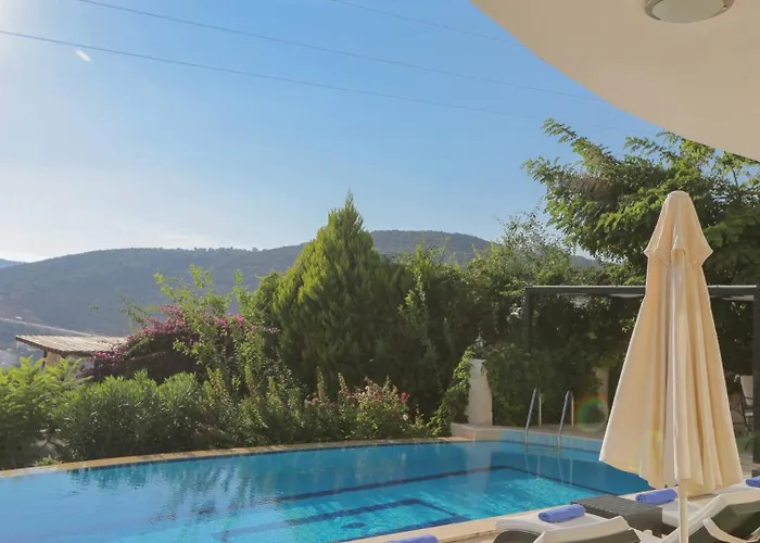 3 Bedroom - 5 Minutes Drive To The Center فيلة