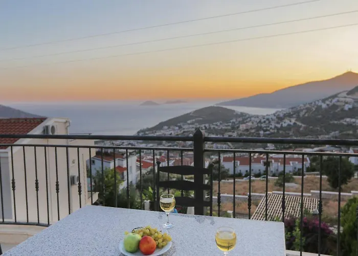 فيلة 3 Bedroom - 5 Minutes Drive To The Center كالكان