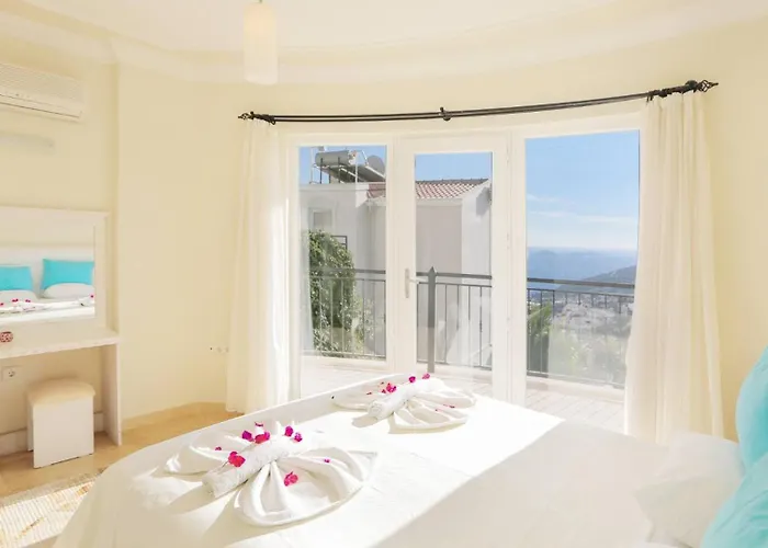 Villa 3 Bedroom - 5 Minutes Drive To The Center